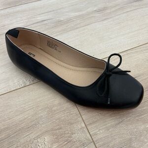 Black Gap Ballet Flats with Bow